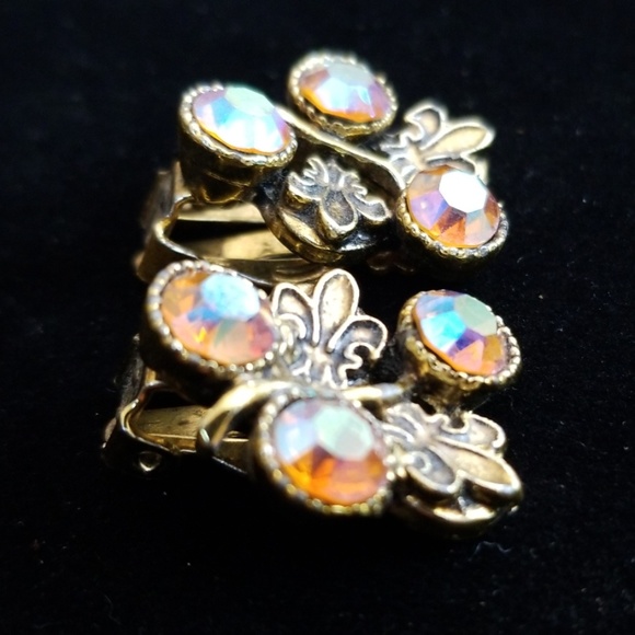 Vintage Austrian Crystal Clip Earrings Gold Tone - Picture 8 of 11